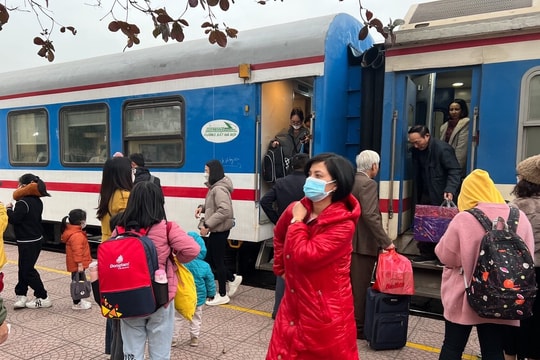 Chạy thêm 6 chuyến tàu tuyến Hà Nội - Hải Phòng dịp Tết Giáp Thìn 2024
