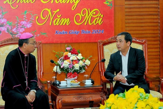 Đồng chí Bí thư Tỉnh ủy Hải Dương Trần Đức Thắng tiếp đoàn đại biểu Tòa Giám mục Hải Phòng