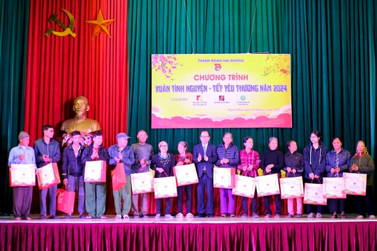 Thành đoàn Hải Dương phối hợp tổ chức tặng 120 suất quà Tết