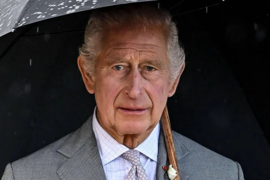 Vua Charles III bị chẩn đoán mắc bệnh ung thư
