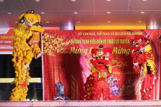 Sôi nổi chương trình biểu diễn văn nghệ, võ thuật, lân sư rồng trước thềm xuân mới