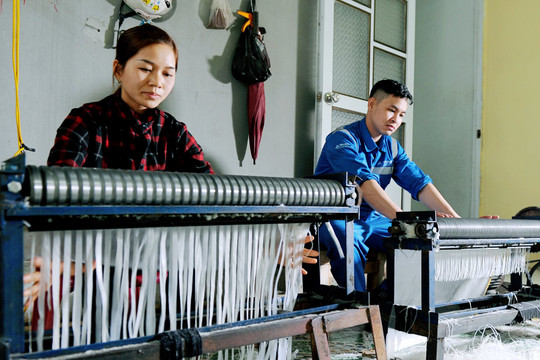 Bánh đa bún - sản phẩm mới của làng nghề bánh đa Tống Buồng phục vụ Tết