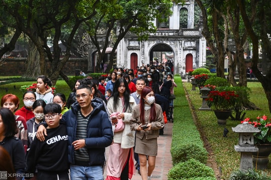Gợi ý loạt sự kiện vui chơi Tết ở Hà Nội