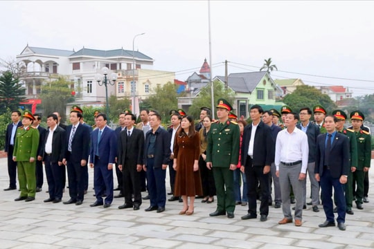 Ninh Giang dâng hương tưởng niệm Bác Hồ và các Anh hùng liệt sĩ