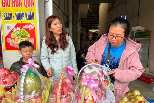 Giỏ hoa quả hút khách