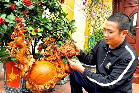 Độc đáo tượng gỗ linh vật rồng ở làng mộc Đông Giao