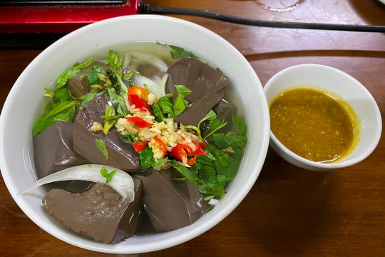 Ngọt mềm món tiết trâu luộc