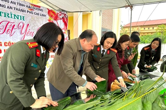 Những chiếc bánh chưng chia sẻ yêu thương