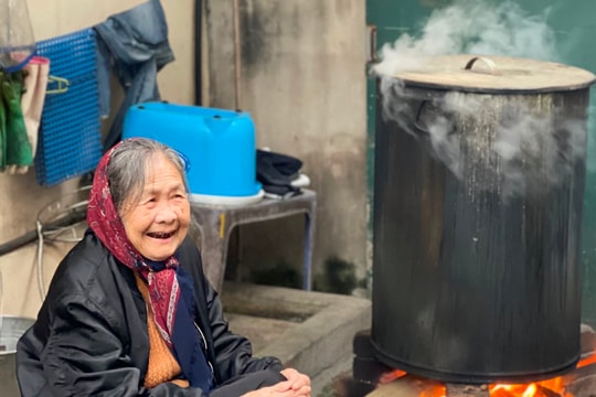 Nhớ thương bếp rạ mưa phùn