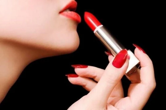 Những món đồ trang điểm nhỏ xinh, tiện lợi nên mang theo khi du xuân