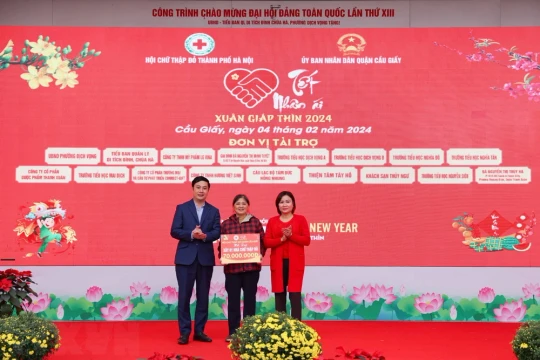 Tết nhân ái-Tết trao yêu thương với 1,2 triệu suất quà tặng hoàn cảnh khó khăn