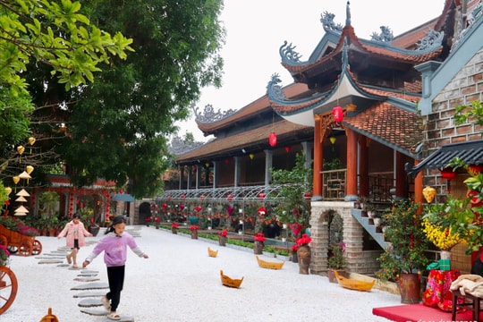 Ngỡ ngàng cảnh đẹp chùa Vinh Quang ở Thanh Miện trước thềm Xuân mới