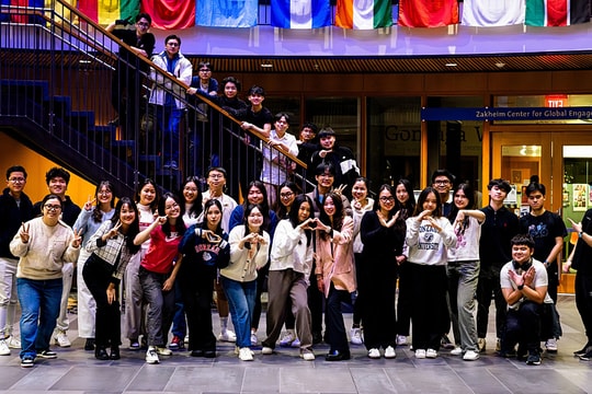 Giao thừa xa quê của du học sinh Việt Nam