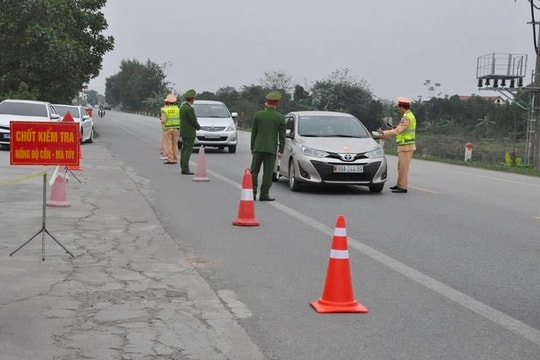 Xử lý vi phạm nồng độ cồn “xuyên đêm, xuyên Tết”, 105 trường hợp bị xử phạt ở Hải Dương trong ngày mùng 1 và mùng 2