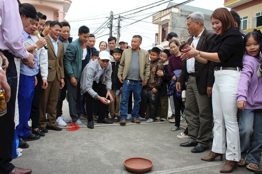 Sắc màu truyền thống trong trò chơi dân gian đầu xuân ở An Lâm