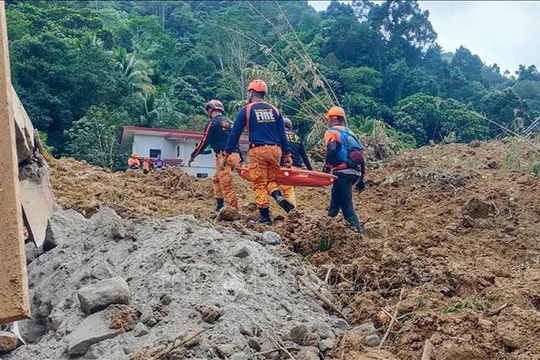 Hơn 5.000 người bị ảnh hưởng lở đất tại Philippines