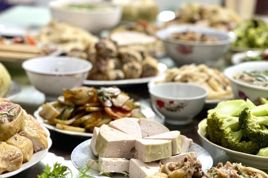 6 thói quen ăn uống thường gặp ngày Tết dễ gây hại cho cơ thể