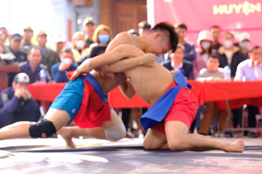 Sôi nổi Giải vật dân tộc huyện Tứ Kỳ