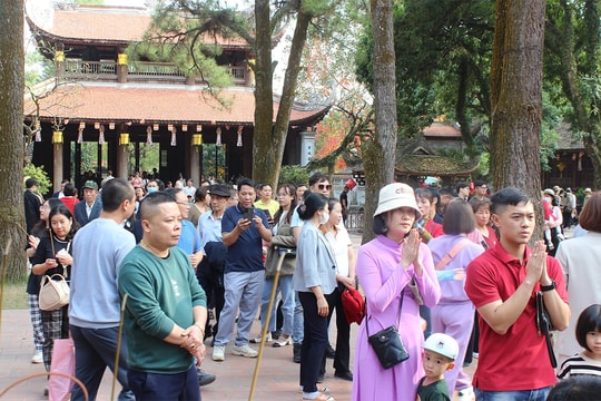 Các di tích lớn ở Hải Dương đón khoảng 27,75 vạn du khách tới tham quan, chiêm bái