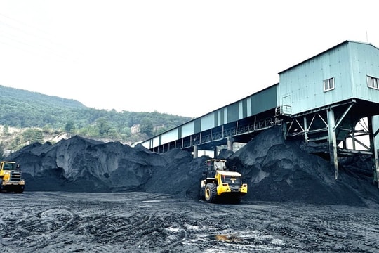 Khí thế sản xuất đầu xuân ở ngành than Quảng Ninh