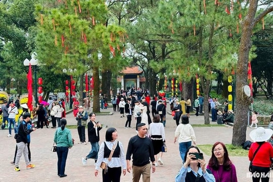 Mùa xuân trẩy hội Côn Sơn