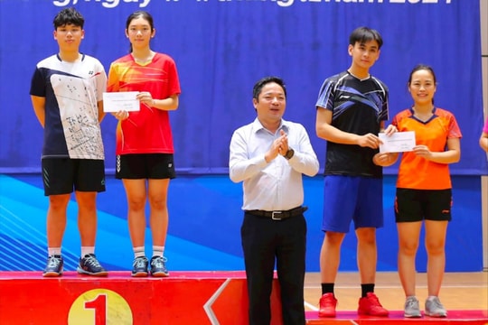 Trao giải "Gia đình thể thao" cho các vận động viên thắng cuộc