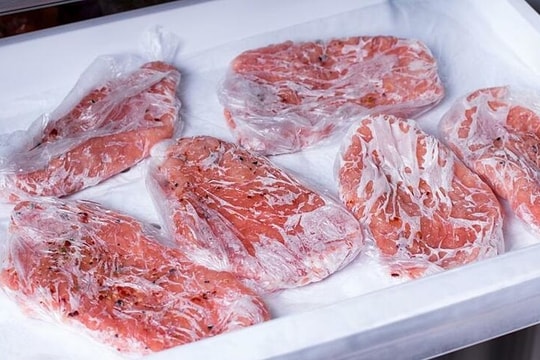 Thịt trữ ngăn đá nhiều ngày có gây ung thư?