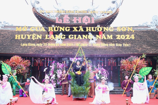 Khai mạc lễ hội mở cửa rừng tại xã Hương Sơn