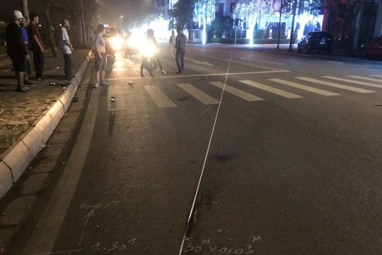 Va vào bờ lốc đường Bùi Thị Xuân trong đêm, 1 học sinh lớp 8 tử vong thương tâm