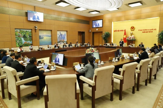 Phiên họp thứ 30 Ủy ban Thường vụ Quốc hội cho ý kiến hai dự án luật