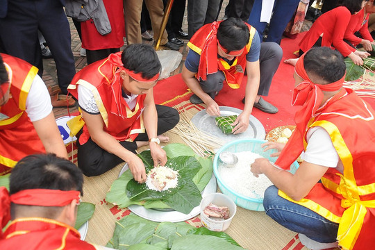 Thi gói 10 bánh chưng trong vòng 15 phút, đội TP Hải Dương xong sớm nhất