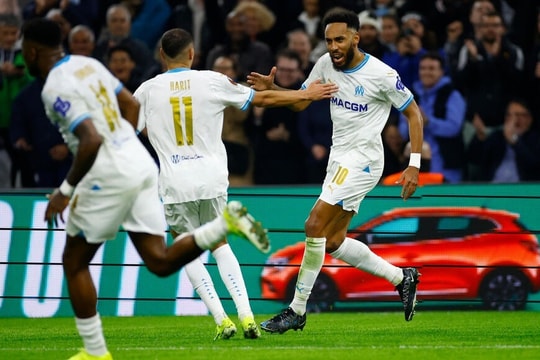 Aubameyang lập kỷ lục ghi bàn ở Europa League