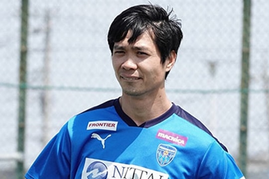 Bị Yokohama FC gạch tên, Công Phượng làm khó huấn luyện viên Troussier