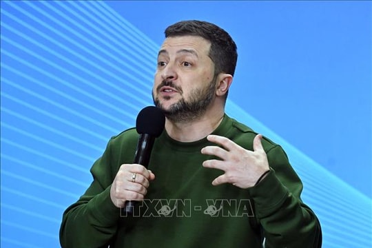 Ukraine ký thỏa thuận an ninh song phương với Italy và Canada
