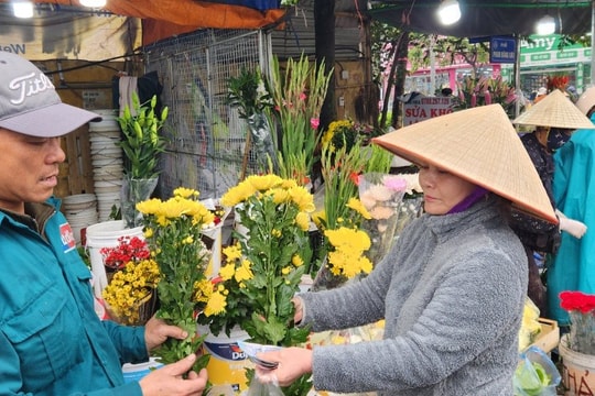 Đa dạng sản phẩm cúng rằm tháng giêng, giá cả không mấy biến động