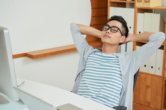 Ngủ trưa tác động thế nào đến não?