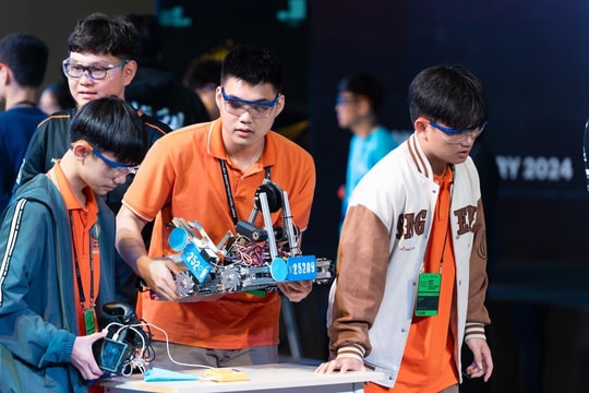 Hơn 270 học sinh tranh suất dự giải chế tạo robot FTC toàn cầu