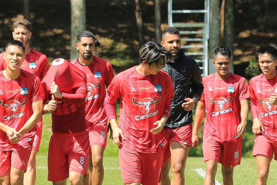 Hoàng Anh Gia Lai mua thủ môn Bùi Tiến Dũng đua trụ hạng V-League
