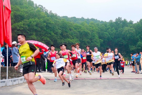 Khai mạc Giải việt dã “Hành trình kết nối di sản văn hoá” tỉnh Hải Dương mở rộng lần thứ nhất năm 2024