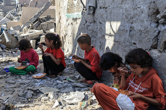 Thiếu lương thực, trẻ em tại Gaza đói ăn trầm trọng