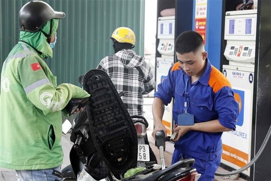 Giá xăng về dưới 21.000 đồng một lít