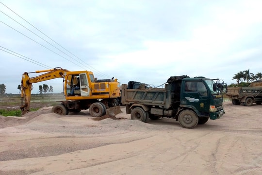Yêu cầu Công ty TNHH Điện lực Jaks Hải Dương dừng ngay việc vận chuyển xỉ thải ra ngoài nhà máy