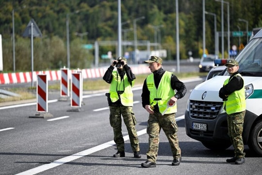 Ba Lan chấm dứt kiểm soát biên giới với Slovakia