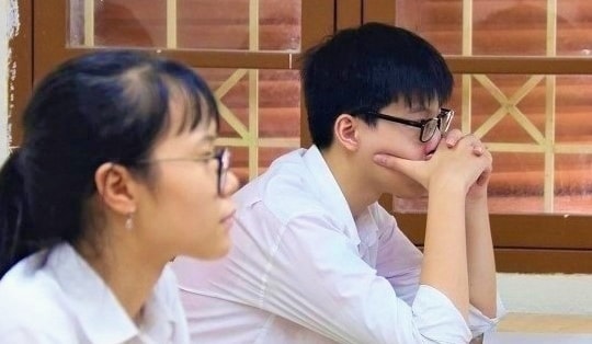 Học sinh Hà Nội như "ngồi trên đống lửa" chờ chốt môn thi vào lớp 10