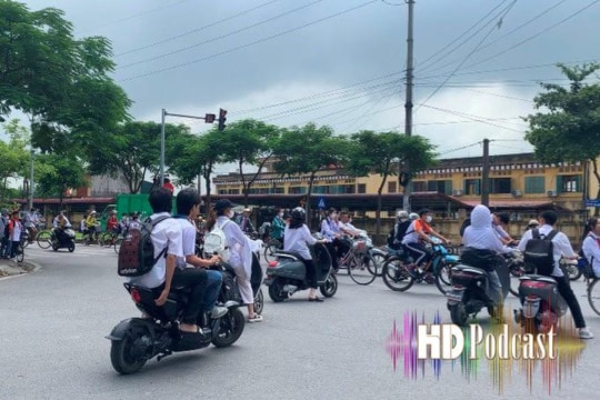 Học sinh cần chuẩn bị những gì khi tham gia giao thông?