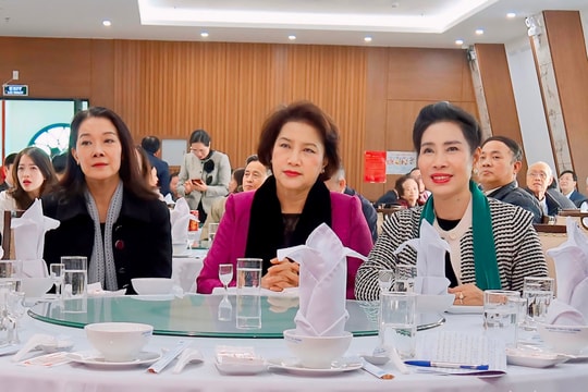 Nguyên Chủ tịch Quốc hội Nguyễn Thị Kim Ngân dự gặp mặt Hội đồng hương Hải Dương ở TP Hà Nội