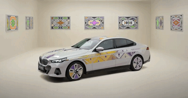 BMW nâng tầm xe sang với sơn đổi màu