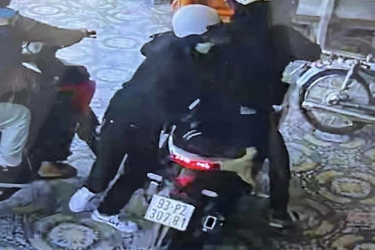 Nhóm người ở Bình Dương đi cướp tiệm vàng bằng súng