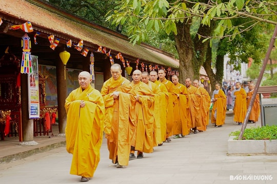 Trang trọng Lễ giỗ Đệ Tam Tổ Trúc Lâm Huyền Quang tôn giả tại chùa Côn Sơn