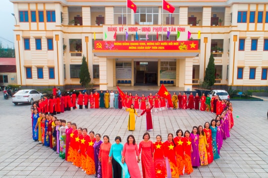 Phụ nữ Hải Dương duyên dáng áo dài